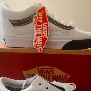 Vans- White and Black Old Skool